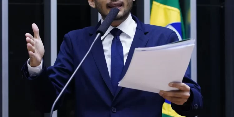 Projeto de lei de Kim Kataguiri visa impedir apologia ao crime em eventos com verba pública