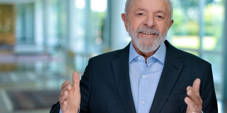 Com baixa aprovação, Lula faz pronunciamento nesta 2ª feira
