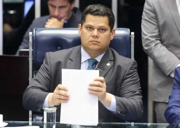 Alcolumbre acionará o STF contra o deputado Gustavo Gayer