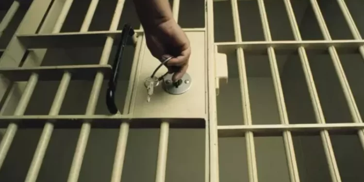 Custo mensal dos presídios varia até R$ 4,3 mil por preso; confira