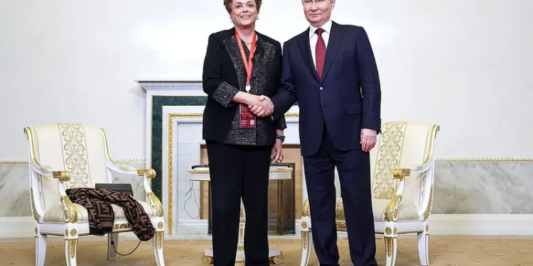 Com aval de Putin, banco do Brics reelege Dilma para mais um mandato na presidência