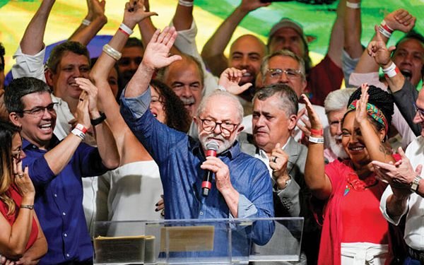 Governo Lula muda regra para favorecer ONGs em caso de desvio nos repasses