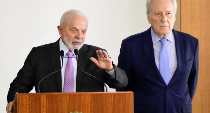 Lula e Lewandowski entregam PEC da Segurança ao Congresso com proposta de ‘SUS da segurança’
