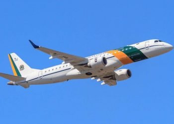 Despedida do papa: Ministros e parlamentares acompanham Lula