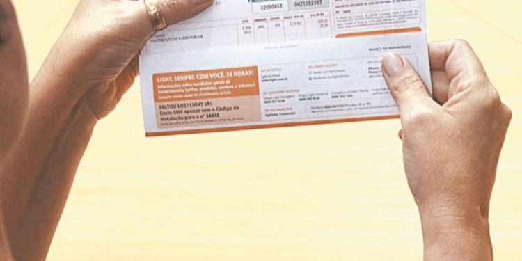 Classe média pagará isenção de conta para pobres, diz estudo