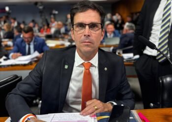 Deputado Luiz Lima mostra firmeza e equilíbrio na CPMI do INSS