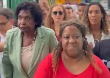 Ministras de Lula visitam Morro do Alemão após megaoperação