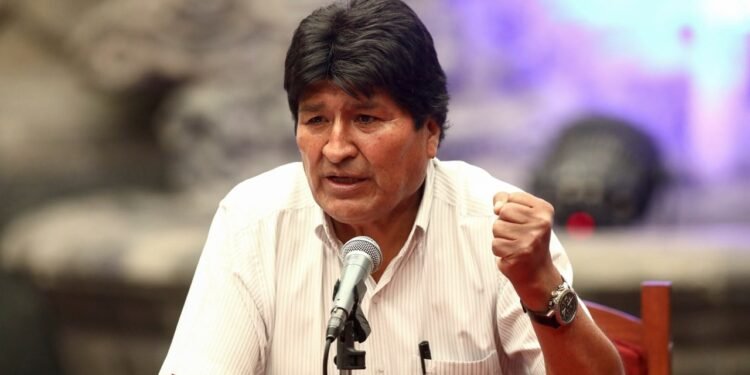 Bolívia vai ao segundo turno sem a esquerda após duas décadas no poder