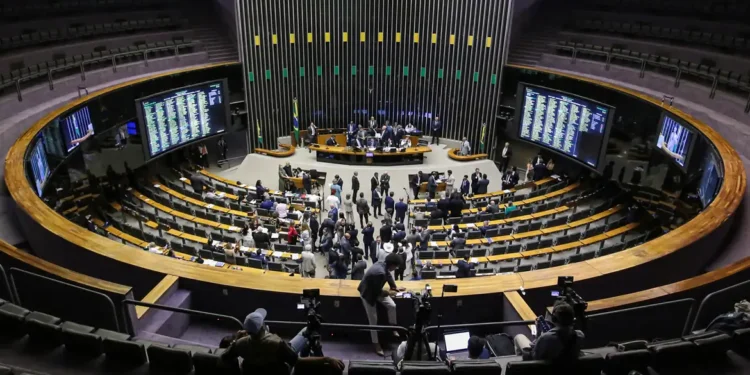 Câmara acelera votação de projetos voltados à infância e educação