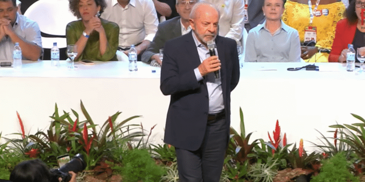 Lula defende soberania de Venezuela e Cuba e critica “palpites” estrangeiros