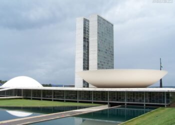 Senado aprova criação de 530 funções comissionadas no STF e STJ, com estimativa de custo anual de R$ 25 milhões