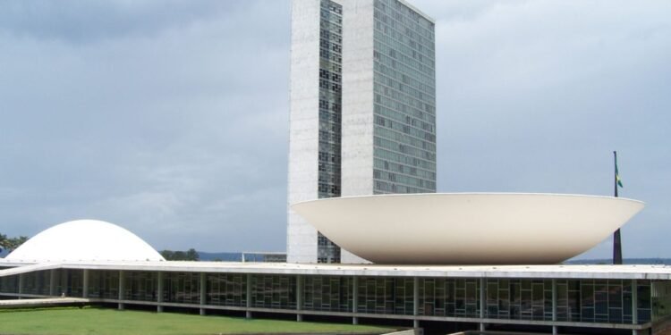 Senado aprova criação de 530 funções comissionadas no STF e STJ, com estimativa de custo anual de R$ 25 milhões