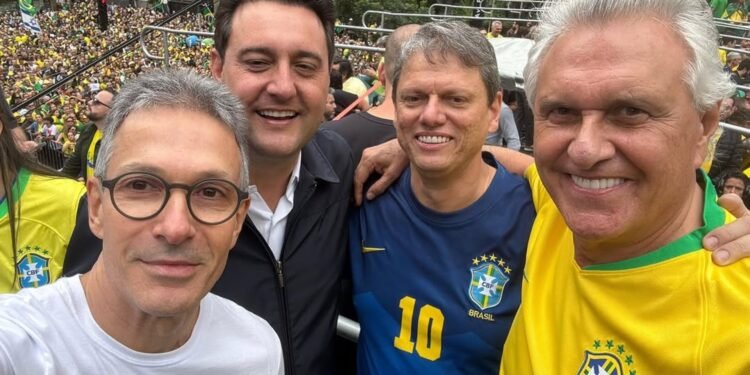 Governadores de direita se dividem sobre pré-candidatura de Flávio Bolsonaro