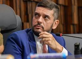 Alerj decide revogar prisão de Rodrigo Bacellar: como votaram deputados e partidos