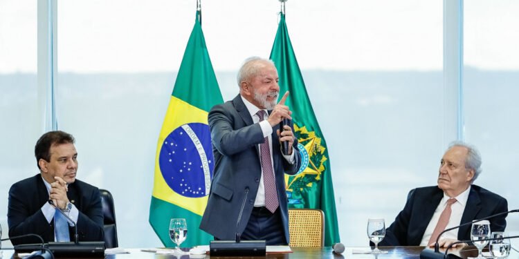 Lula diz que prioridade da segurança pública deve ser atingir “cobertura” e não apenas matar pessoas em favelas