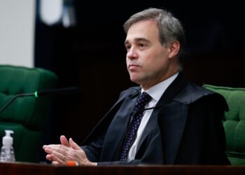 André Mendonça nega pedido e mantém prisão do Careca do INSS