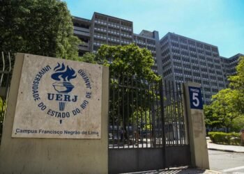 UERJ inaugura banheiro sem gênero e reforça compromisso com inclusão no campus