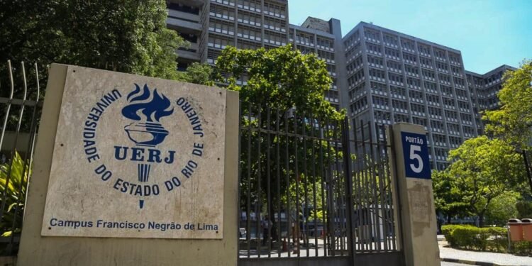 UERJ inaugura banheiro sem gênero e reforça compromisso com inclusão no campus