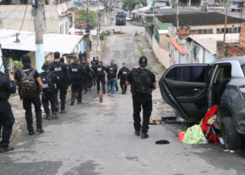 Castro afirma que “não há espaço para romantizar o crime” em meio a nova fase de operação no RJ