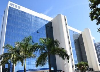 Mensagens revelam ostentação e planos para compra de jatinho em esquema ligado a fraudes no INSS