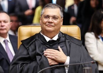 Moraes determina busca e apreensão contra jornalista após reportagens sobre família de Flávio Dino