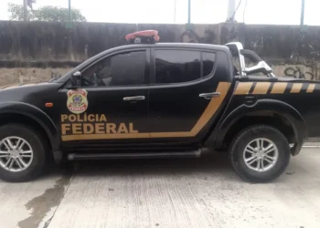 Polícia Federal prende delegado e ex-secretário do RJ em investigação sobre venda de influência para o Comando Vermelho